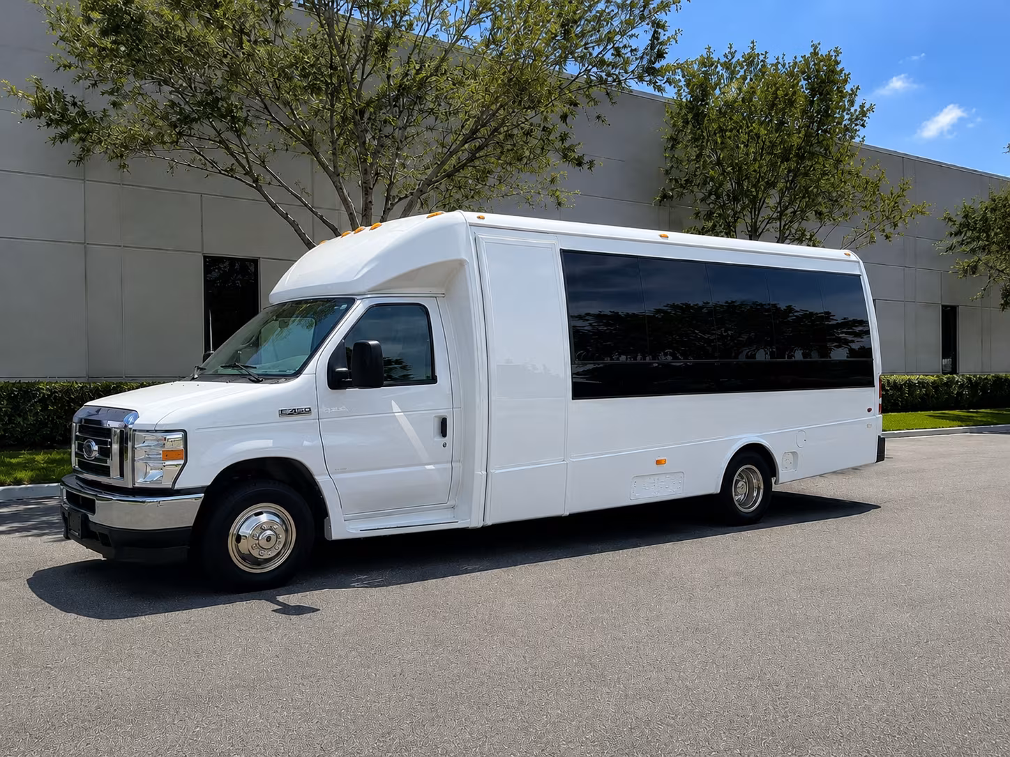 bus rentals for bands performers and touring groups in aurora