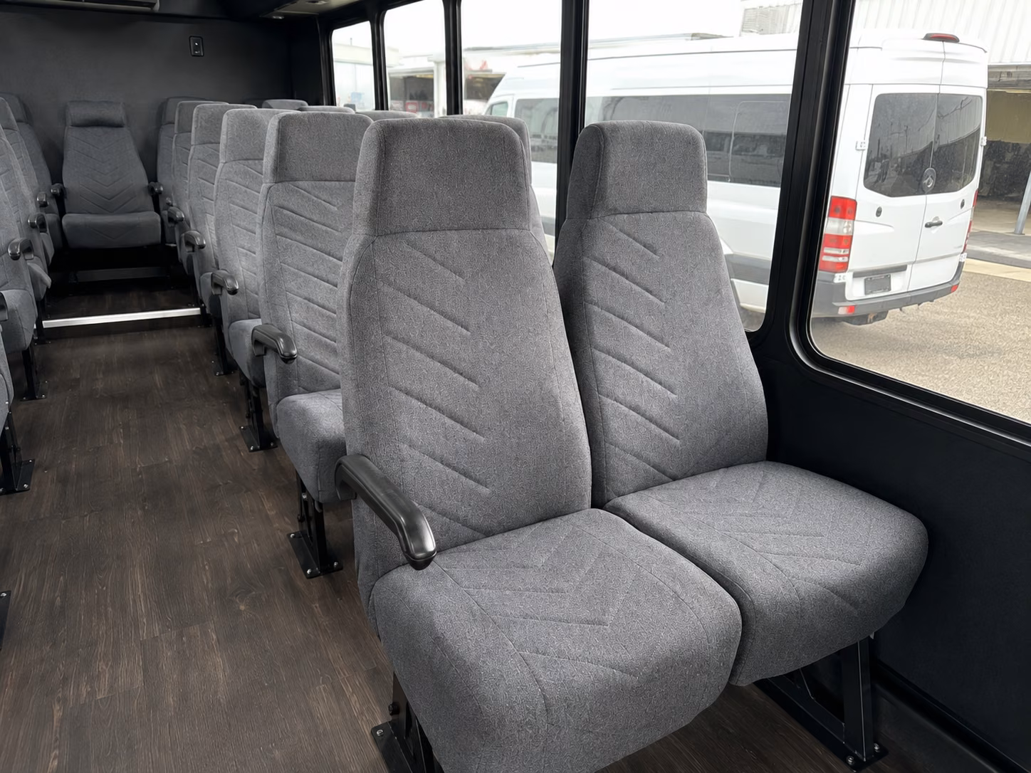 charter bus rentals in aurora for large prom groups and school shuttles
